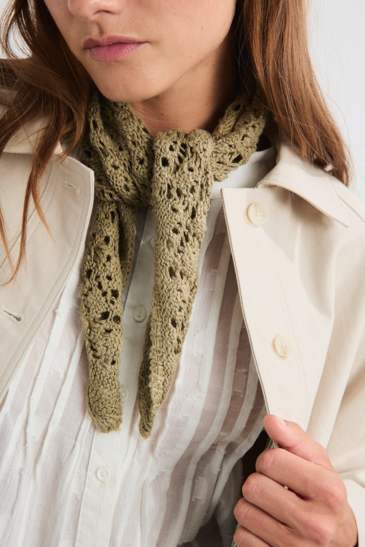 PASTOR KNITTED SCARF