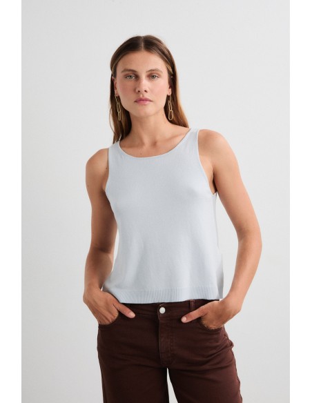 TOP YAKIRA
